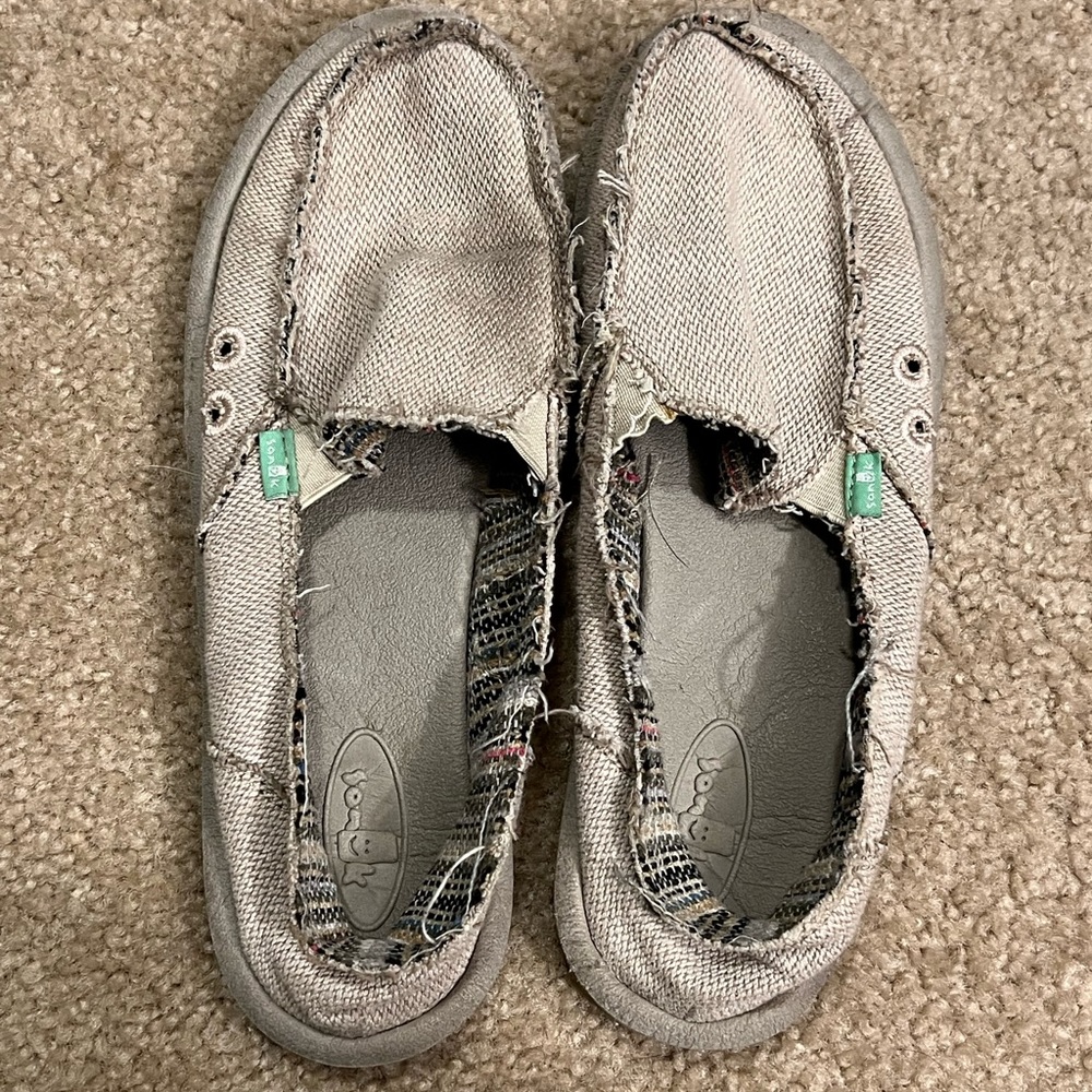 Sanuk slides